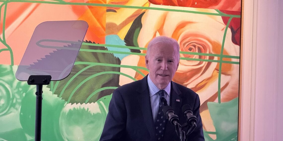 Biden Needs Teleprompter During Small, Private Fundraiser in Downtown Chicago Home with Close Friends, Wealthy Supporters