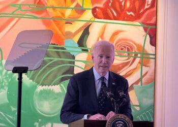 Biden Needs Teleprompter During Small, Private Fundraiser in Downtown Chicago Home with Close Friends, Wealthy Supporters