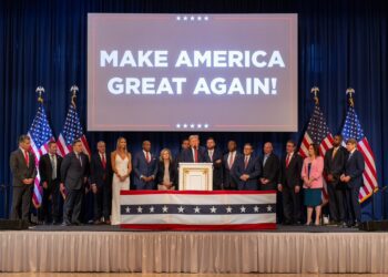 Blagojevich Joins Trump, Speaker Johnson and GOP Officials on Stage During RNC Retreat at Mar-a-Lago Over the Weekend