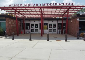 Poll: 67% of Deerfield Residents Oppose Transgender Boys Changing in Girls’ Locker Rooms After Local Incident Sparks National Outrage