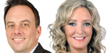 Chicago AM560 Axes Local Morning Radio Personality Amy Jacobson, Keeps Florida-based Host in Cost-Cutting Move