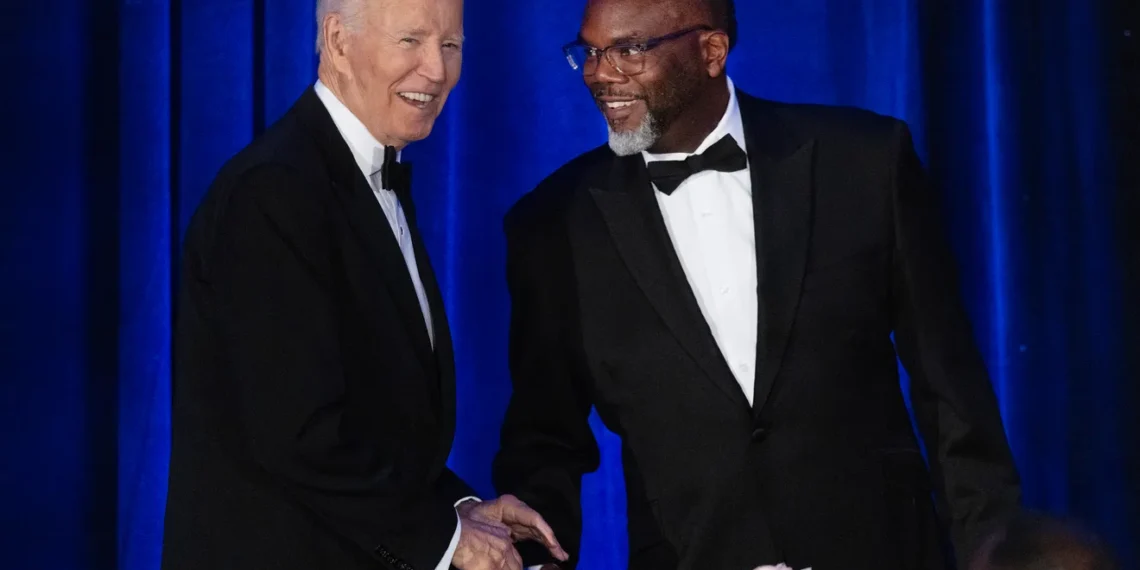 Embattled Biden Warns of “Dark Days” Under Trump in Fiery Chicago Speech to National Bar Association