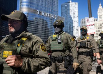 Federal Immigration Agents Flood Downtown Chicago; Pritzker, Johnson Accuse Trump Administration of ‘Intimidation’