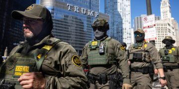 Federal Immigration Agents Flood Downtown Chicago; Pritzker, Johnson Accuse Trump Administration of ‘Intimidation’