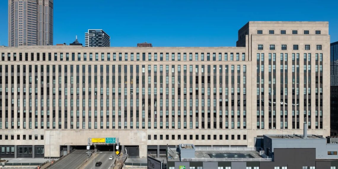 Walgreens Abandons Chicago, Flees a Crime-Infested Downtown Under Pritzker and Johnson