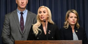 GOP Sen. Darby Hills Hid During Crucial Sanctuary Vote Blocking ICE From Schools, Hospitals, and Courthouses — The Only Republican Who Didn’t Vote NO