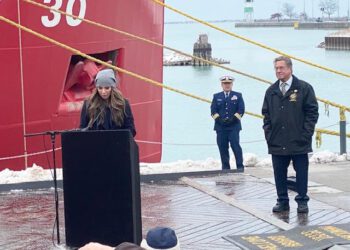 Weyermuller: Kristi Noem Joins United States Coast Guard in Christmas Tree Giveaway In Chicago