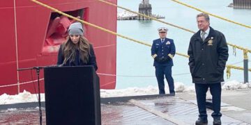 Weyermuller: Kristi Noem Joins United States Coast Guard in Christmas Tree Giveaway In Chicago