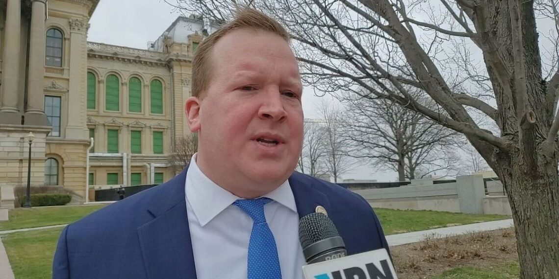 Vargas: Curran Must Remove ‘Part-Time Plummer’ Over 35% Absentee Record and Gun Vote No-Show