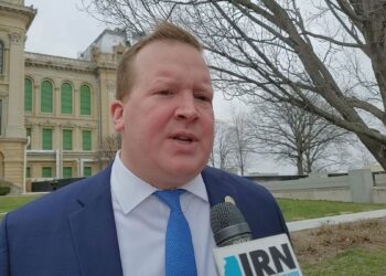 Vargas: Curran Must Remove ‘Part-Time Plummer’ Over 35% Absentee Record and Gun Vote No-Show