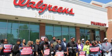 Chicago Walgreens Shuts Down After Theft, Violence Drive Store Into the Ground