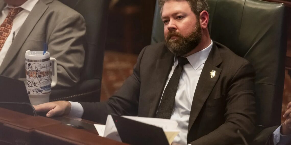 Illinois Law Allows Politicians to Collect Two Taxpayer-Funded Government Salaries