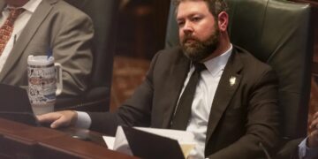 Illinois Law Allows Politicians to Collect Two Taxpayer-Funded Government Salaries
