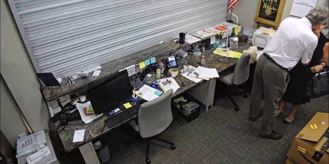 Hoffenberg Releases Kiss Video to Tribune; Footage Raises Questions About Her ‘Peck’ Account
