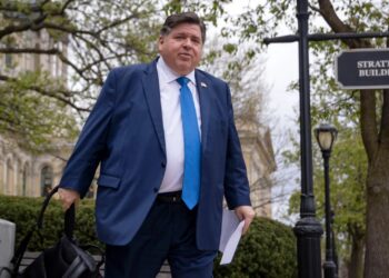 For a ‘Businessman,’ Pritzker’s Billions Haven’t Grown Much
